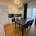 Superior Apartment-Lavender